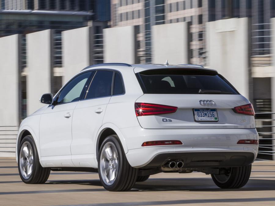  Audi Q3 2.0 TFSI Quattro (8U) 2011 года  (WW) (фото 4 из 38)